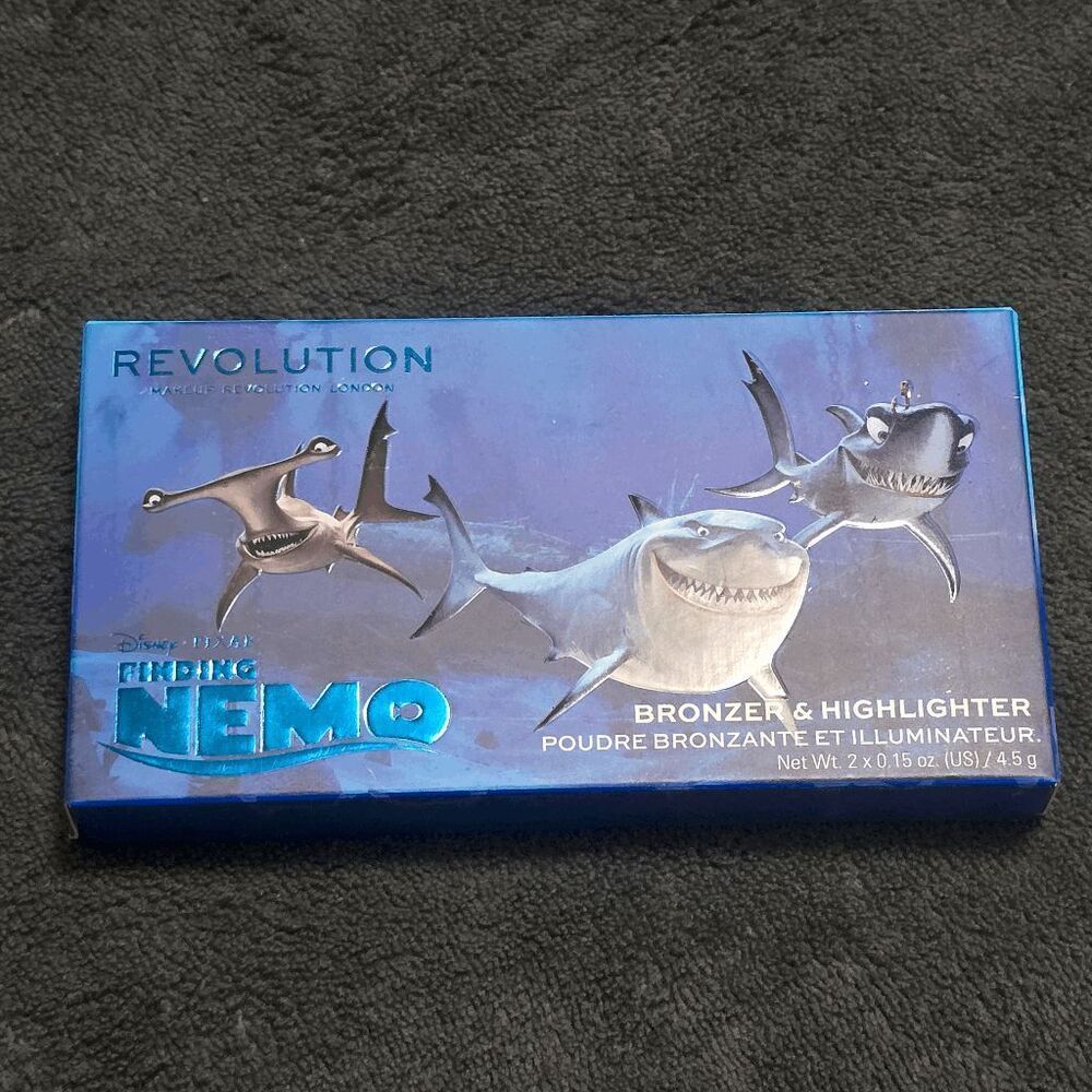 Disney Pixar Finding Nemo Highlighter and Contour Palette